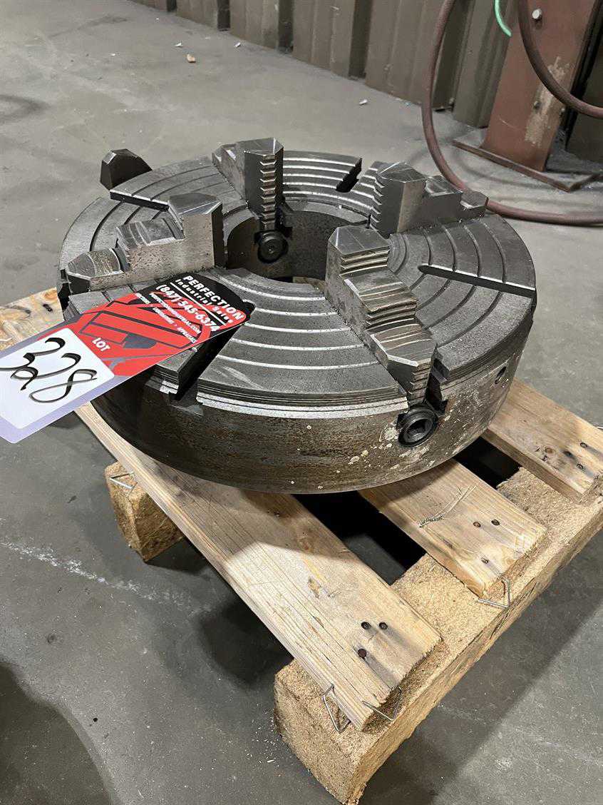 15-1/2" 4-Jaw chuck, 4-13/16" center hole, D1-8 back plate - Image 1