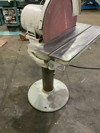 20" State Grinders #D20, pedestal disc sander, 27" x 10-1/2" tilting work table, forward & reverse spindle - Image 7