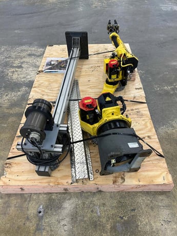 FANUC Corporation M-10iA 6-Axis Industrial Robot Arm (2013 available) - Image 2