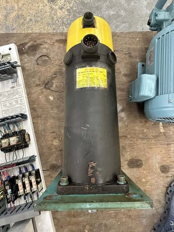 1200 RPM Fanuc DC Servo Motor A06B-0653-B005 - Variable - Image 1