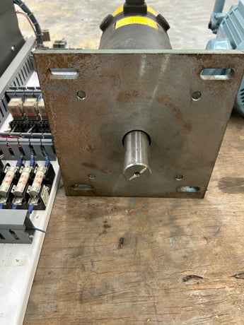 1200 RPM Fanuc DC Servo Motor A06B-0653-B005 - Variable - Image 2