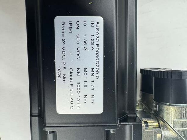 B & R Automation Synchronous Servo Motor 8JSA32.E9030D200-0 - Variable 3000 RPM - Image 3