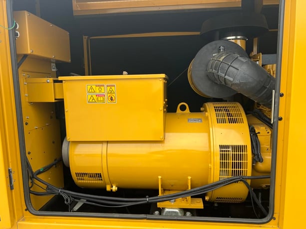 175 KW Caterpillar #D175-2, Diesel Generator Set, 275 HP CAT engine, 1800 RPM, circuit breaker, 277/480 - Image 9