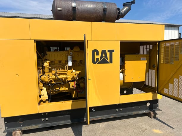400 KW Caterpillar #SR4B, Diesel Generator Set, 587 HP @ 1800 RPM CAT engine, circuit breaker, 120/208 Volts - Image 7