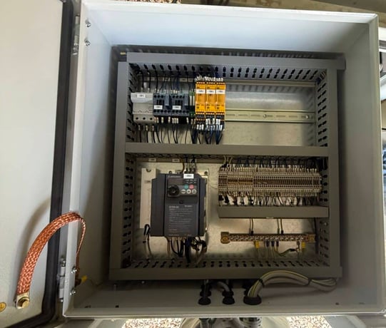 CEMB #VUBN-1000 (Aero), vertical balancing machine, N Series PC based Control, spindle lock, 2012 - Image 5