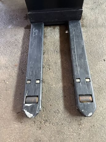 4500 lb. Yale #MPB045VG, electric walkie pallet jack, 48" forks, 2014 - Image 9