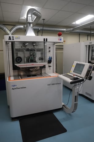 Agie Charmilles #Cut-1000, Oiltech CNC Wire Electrical Discharge Machine, 8.7" X, 6.3" Y, 4" Z, 0.003-0.008" - Image 2