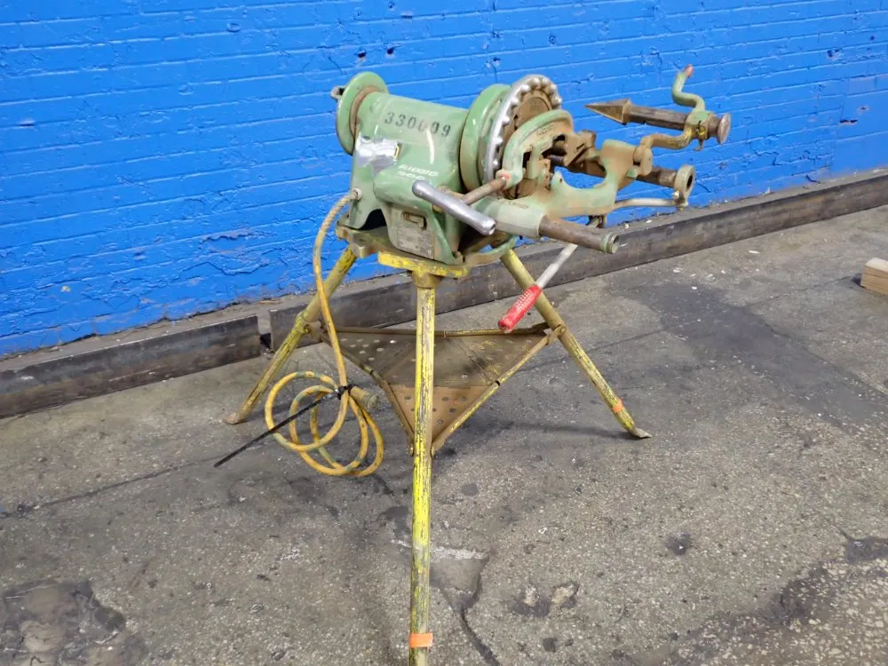 Ridgid #300, Portable Pipe Threader, 8" 3-Jaw Chuck, 2.5" Hole in Back, 115 V - Image 2