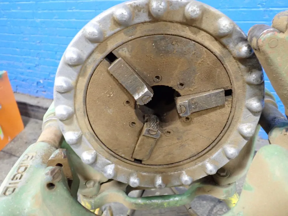 Ridgid #300, Portable Pipe Threader, 8" 3-Jaw Chuck, 2.5" Hole in Back, 115 V - Image 5
