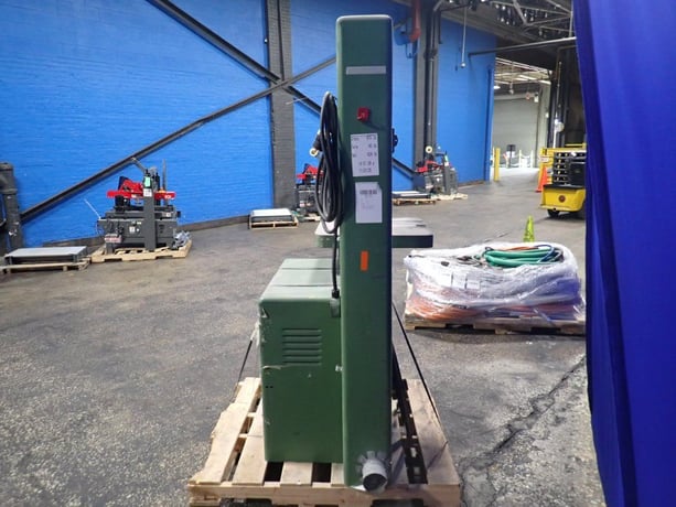 7" Powermatic #81, Vertical Band Saw, 1/8" Blade, 24" x 24" Table, 8.5" Height capacity, 2 HP, 125-600 V - Image 3