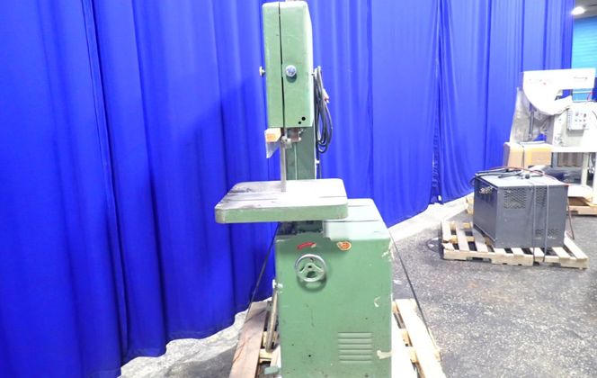 7" Powermatic #81, Vertical Band Saw, 1/8" Blade, 24" x 24" Table, 8.5" Height capacity, 2 HP, 125-600 V - Image 8