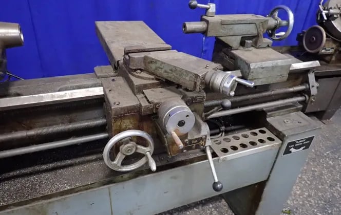 12.5" x 30" Edelstaal #PRN-12-1/2, Lathe, w/Tail Stock, Compound Rest, & digital read out, 1" Bore - Image 4