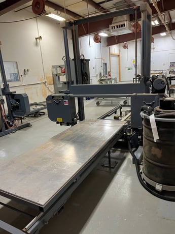 54" x 48" Forrest #480I, Horizontal Bandsaw, 4' x8' table, 2 HP, 3000 FPM, 2017 - Image 4