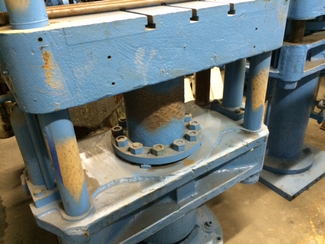 118 Ton, 30.5" x 20.5" bed, 12" str.on clamp cylinder, 4"-40" DL, 8" trnsfr cylinder, #2440 - Image 2