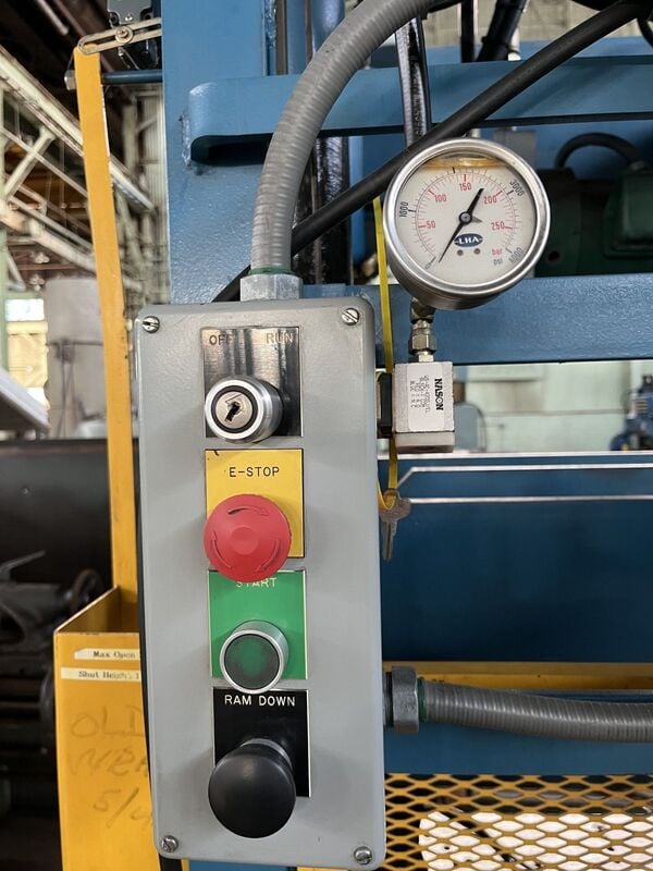 30 Ton, Beckwood #0, 4-post hydraulic press, 6" stroke, 34" x 30" bed/ram area, 5 HP, 2000 - Image 9