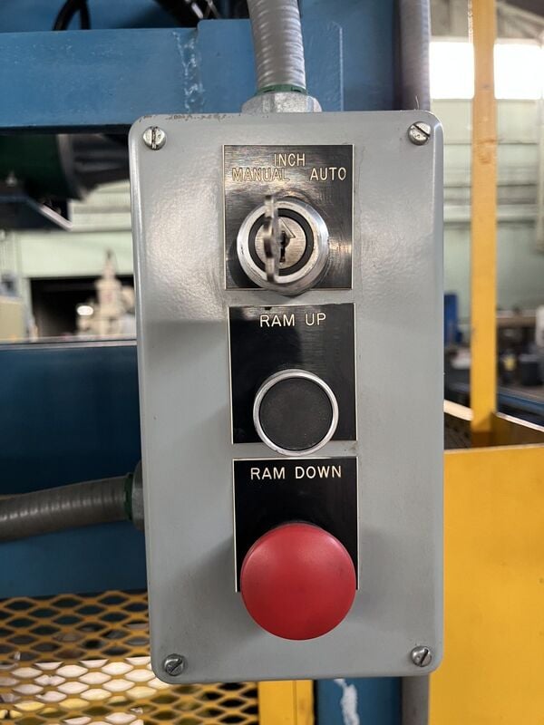 30 Ton, Beckwood #0, 4-post hydraulic press, 6" stroke, 34" x 30" bed/ram area, 5 HP, 2000 - Image 10