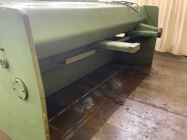 1/4" x 10' Summit #10250, hydraulic squaring shear, 31-1/2" front operated power back gauge, 12" throat, 15 - Image 3