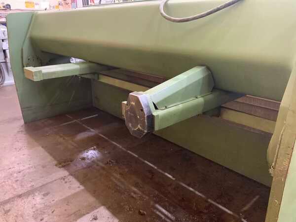1/4" x 10' Summit #10250, hydraulic squaring shear, 31-1/2" front operated power back gauge, 12" throat, 15 - Image 4