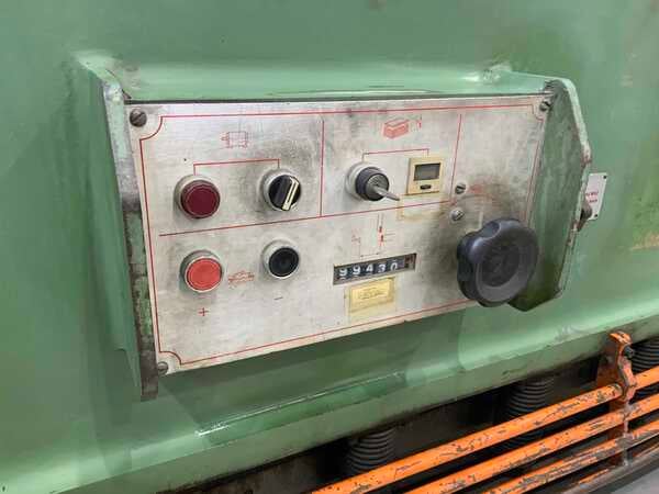 1/4" x 10' Summit #10250, hydraulic squaring shear, 31-1/2" front operated power back gauge, 12" throat, 15 - Image 7