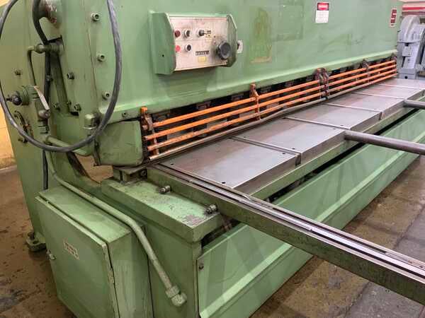 1/4" x 10' Summit #10250, hydraulic squaring shear, 31-1/2" front operated power back gauge, 12" throat, 15 - Image 8