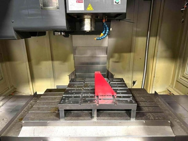 Sharp #SV-4328ST, Vertical Machining Center, 3-Axis, 43.3" X, 27.5" Y, 24" Z, 25.6" x 51.2" Table, 25 HP - Image 4