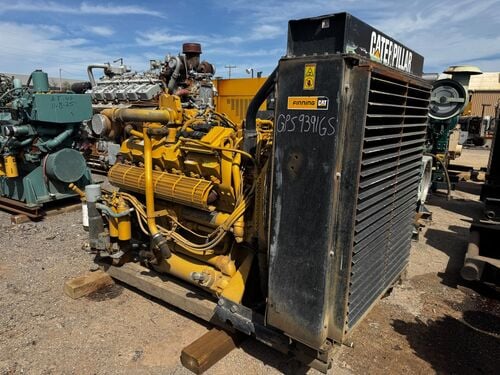 735 HP Caterpillar #3412, industrial diesel engine w/ radiator - Image 1