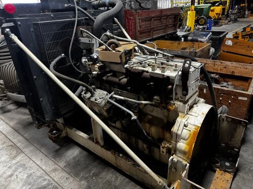 John Deere #6090, industrial diesel engine power unit w/ radiator - Image 1