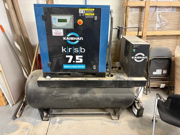 Kaishan, rotary screw tank mounted compressor, 7.5 HP, 460/3/60, 120 Gal Tank, dryer, 2023 - Image 1