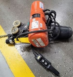 0.5 Ton, Demag, jib crane, 21' span, 18' runway, 8.5' under hook, CM chain hoist - Image 4