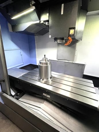 DN Solutions #DNM-5700, CNC vertical machining center, 41" X, 22" Y, 20" Z, 12000 RPM, 25 HP, CAT-40, 30 - Image 2