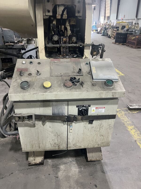49 Ton, Stamtec #CAF-45H, high speed gap press, 1.5" stroke, 100-400 SPM, air clutch & brake, 7.5 HP variable - Image 3