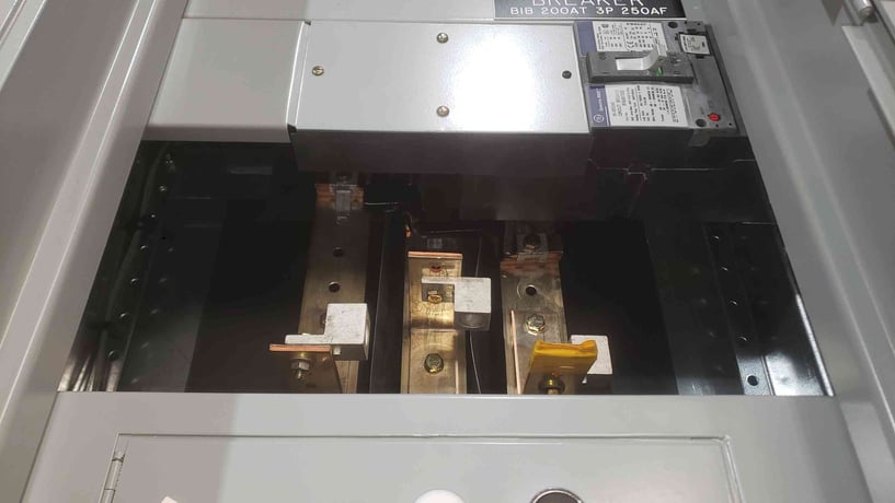 250 Amp. General Electric Spectra #SFHA36AT0250, Panelboard, (3) Breakers, 3 Phase, 480 Volts - Image 4