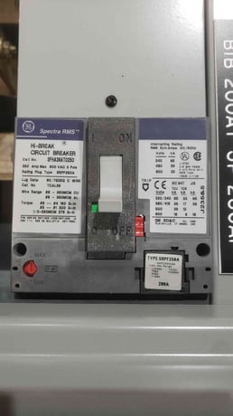250 Amp. General Electric Spectra #SFHA36AT0250, Panelboard, (3) Breakers, 3 Phase, 480 Volts - Image 5