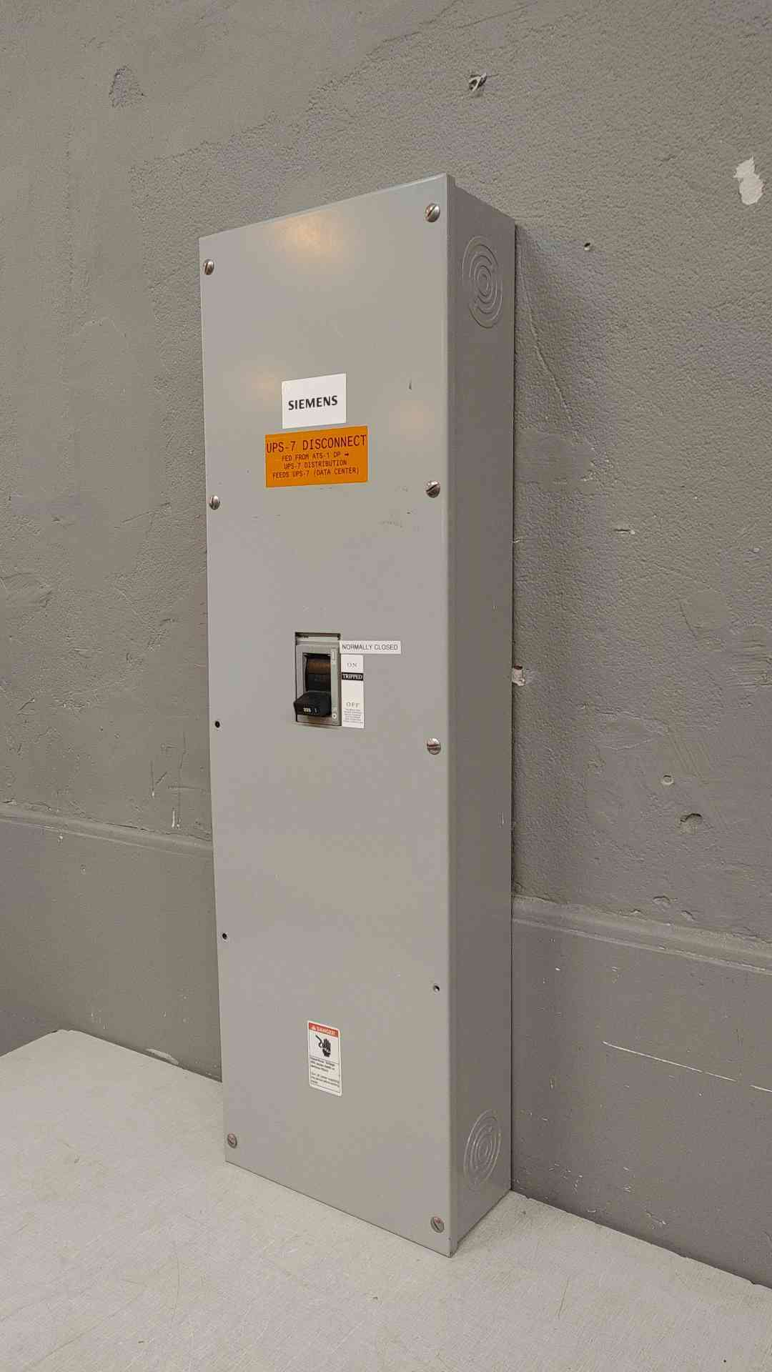 250 Amp. Siemens Sentron #FXD63B225, Circuit Breaker Enclosure / Disconnect, 3 Phase, 600 Volts - Image 5