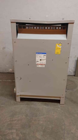 300 KVA, 480 Primary, 208/120 Secondary Eaton Cutler-Hammer #V.48M28T33EE, Dry Type Distribution Transformer - Image 1