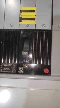 600 Amp. General Electric, CCB PP-12, Column Width Panelboard, 208Y/120 Volts, 3 Phase, 4 Wire - Image 4