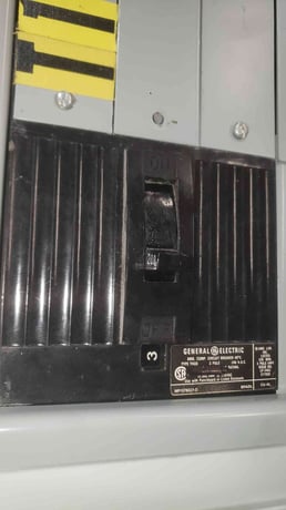 600 Amp. General Electric, CCB PP-12, Column Width Panelboard, 208Y/120 Volts, 3 Phase, 4 Wire - Image 5