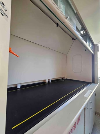 Fisher Hamilton " Concept", Chemical Fume Hood, Polymer Lining, 6' width, A+ Condition - Image 4