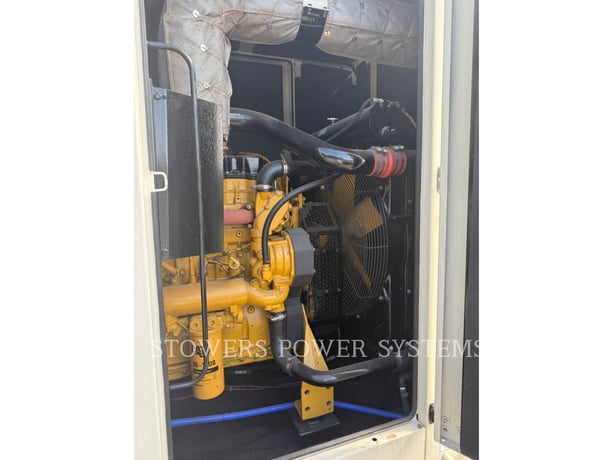 Caterpillar #XQ400-3456, generator, Tier2, PMG, trailer mount, 2004 - Image 2