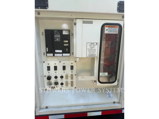 Caterpillar #XQ400-3456, generator, Tier2, PMG, trailer mount, 2004 - Image 5
