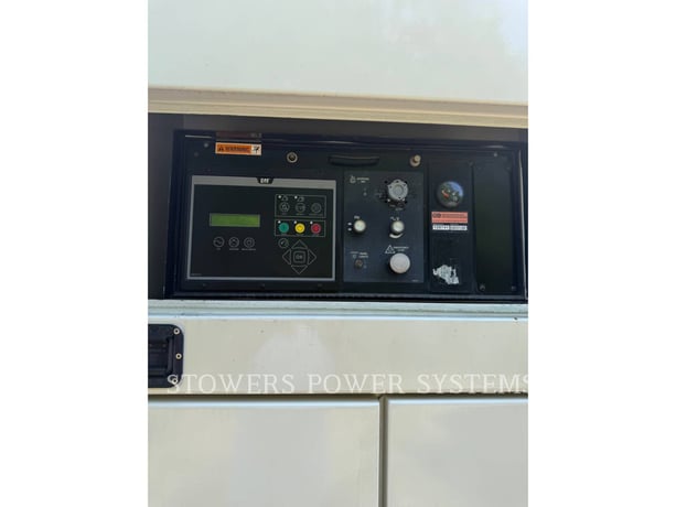 Caterpillar #XQ400-3456, generator, Tier2, PMG, trailer mount, 2004 - Image 7