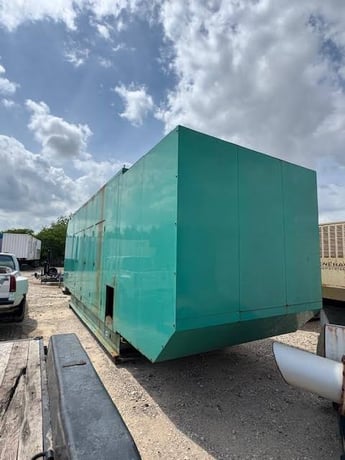750 KW Cummins #750GFLB, Natural gas gen, 1220 HP, GTA50-G2 engine, sound attenuated enclosure, 523 hours - Image 5