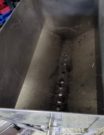 6 port liquid hopper for filler machine - Image 3