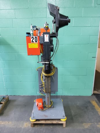 Superior #1054-A, rivet machine - Image 4