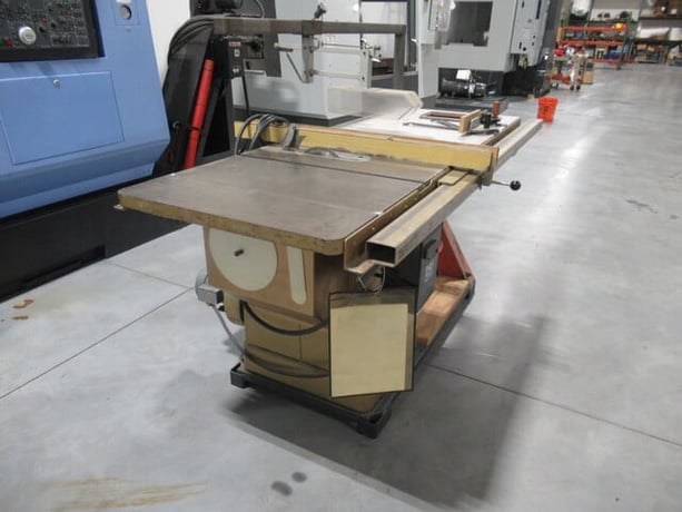 Powermatic #66, Tilting Arbor Table Saw, 10" blade, 5/8" arbor, 11000 SFM, 5 HP, 48" Fence, Dust Collector - Image 3