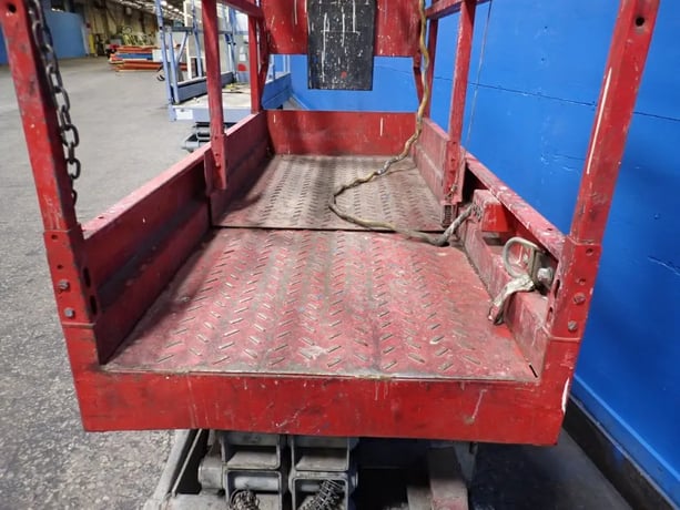 Scissor Lift, 26" x 66" Platform - Image 3