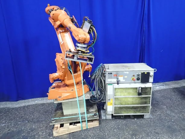 ABB VIRB2400-M2000, Robot, 4.5 kVA, 475 V., 13828 hours, 2002 - Image 1