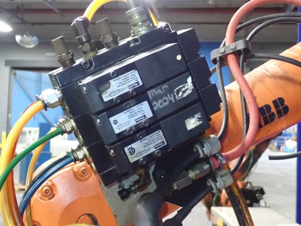 ABB VIRB2400-M2000, Robot, 4.5 kVA, 475 V., 13828 hours, 2002 - Image 5
