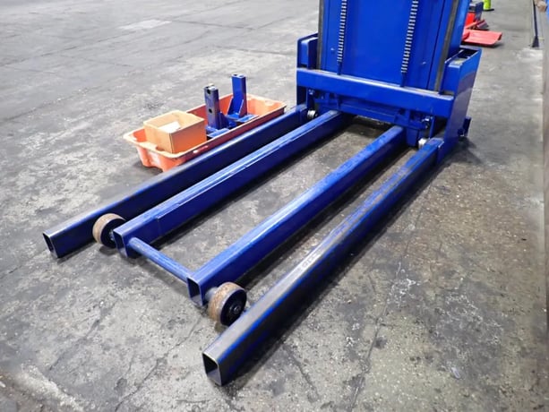 Bendpak Inc. #ML-6, Automotive Lift, 6000 lb. capacity, 1999 - Image 9