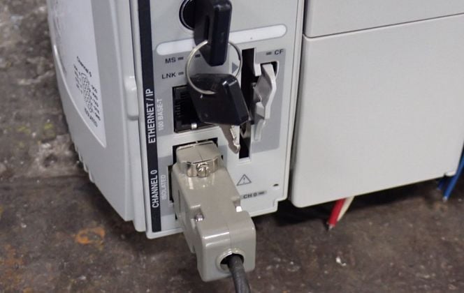 Allen-Bradley #1769-CRL3, Right-to-Left Bus Expansion Cable, w/Key, 3.28 ft. Cable - Image 6